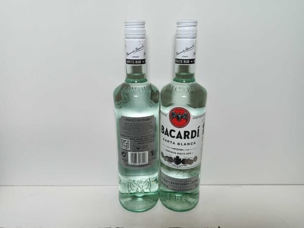 Bacardi carta blanca 70 cl 1 Bacardi Rhum Blanc Premium - Carte Blanche - 70 cl - Vente à l'Export