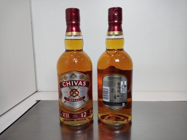 CHIVAS REGAL 12 ANS 3 Chivas Regal - 12 ans d'âge - Scotch Whisky Blended - 70 cl - Vente à l'Export
