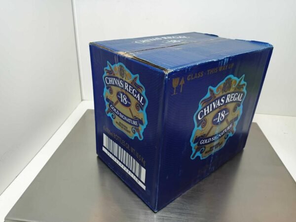 Chivas Regal 18 ans, Gold Signature, 75cl, vente à l'export Chivas Regal 18 ans Gold Signature - Blended Scotch Whisky Premium - 75cl