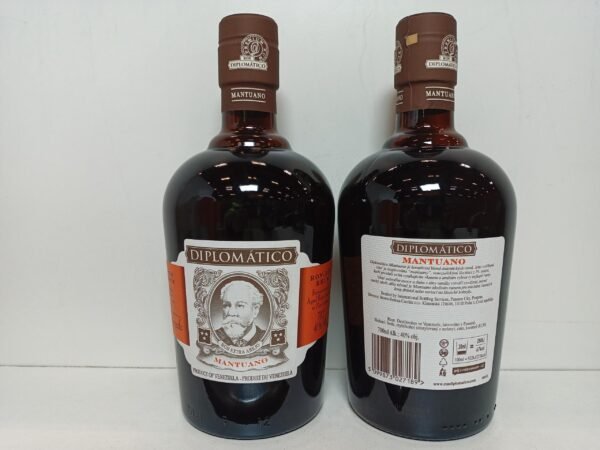 Diplomatico Mantuano Extra Anejo 70 CL Diplomatico Rhum - Mantuano Extra Añejo - 70 cl - Vente à l'Export