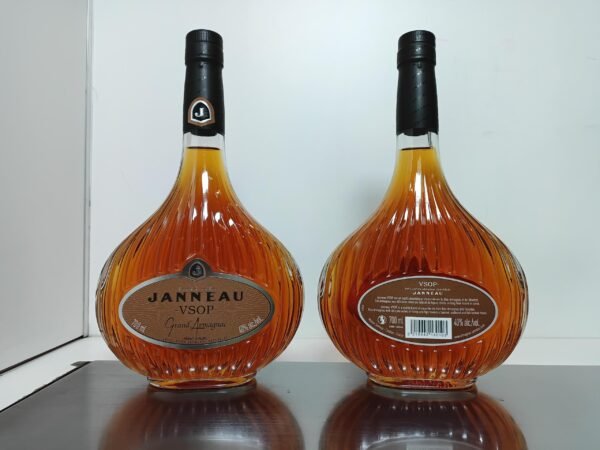 JEANNEAU ARMAGNAC VSOP 70CL Janneau Armagnac VSOP- 70 cl - 40° - Vente à l'Export