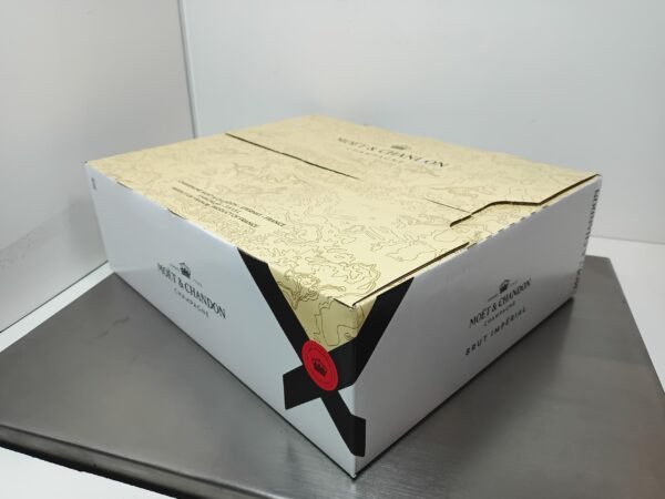 MAGNUM Moet et Chandon champagne pour export 1 Champagne Moët & Chandon Brut - Magnum 150 cl - Vente à l'Export