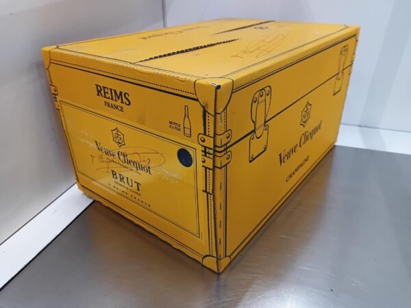 Veuve Clicquot Brut Reserve Cuvee 2 Veuve Clicquot Brut Reserve Cuvée - 75 cl - Vente à l'Export